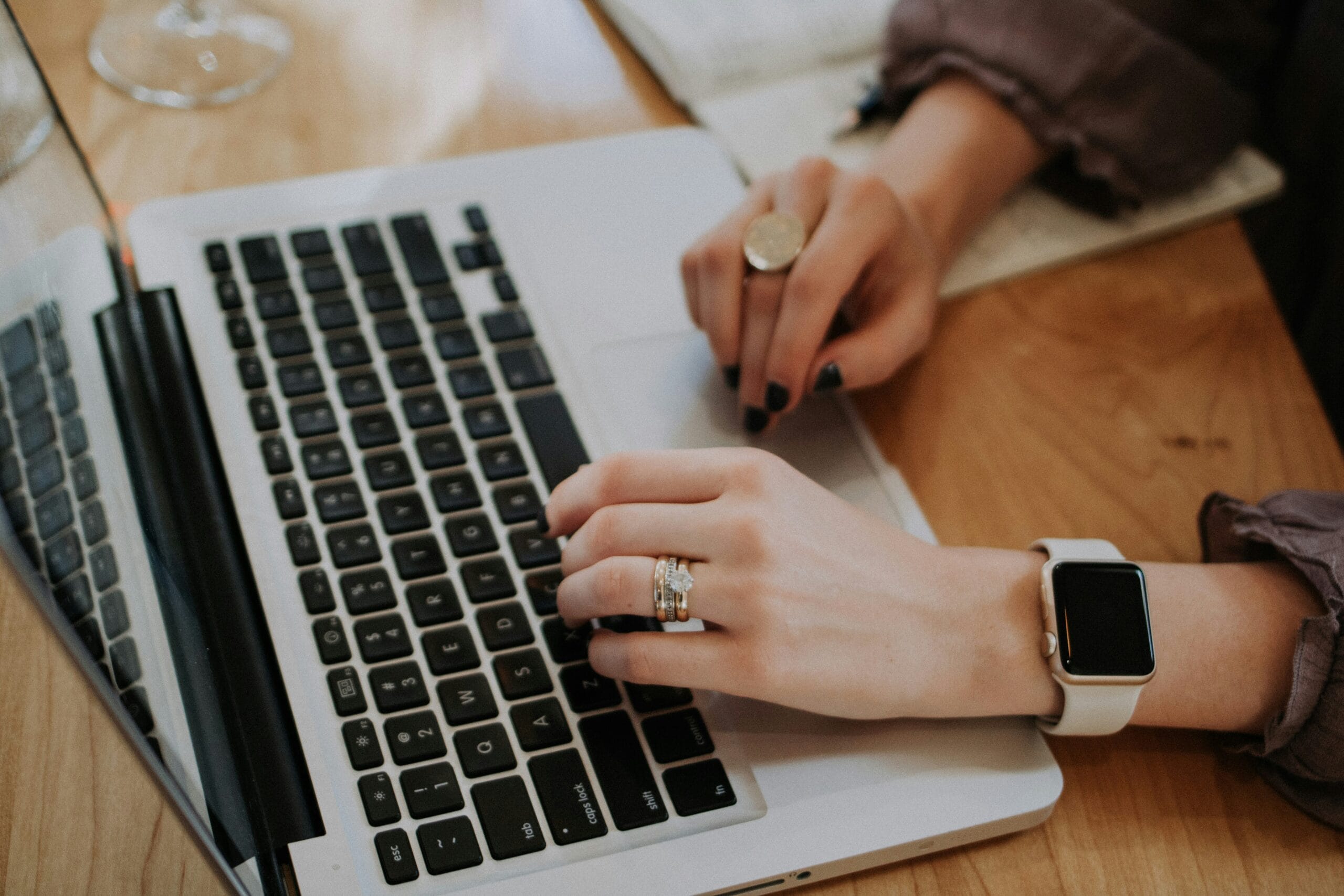 Reels vs. Carousels: What to Use (and When) for Better Reach